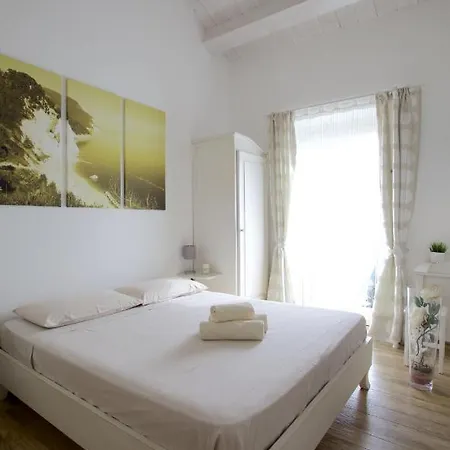 Bed & Breakfast Vivere Il Mare 4*