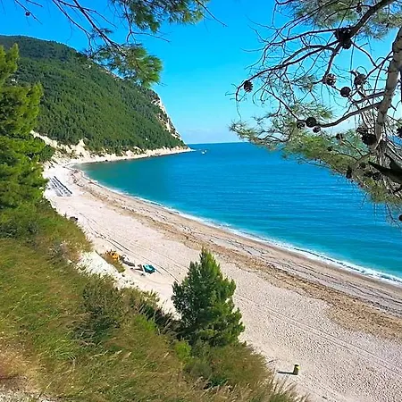Alojamento de Acomodação e Pequeno-almoço Vivere Il Mare 3*